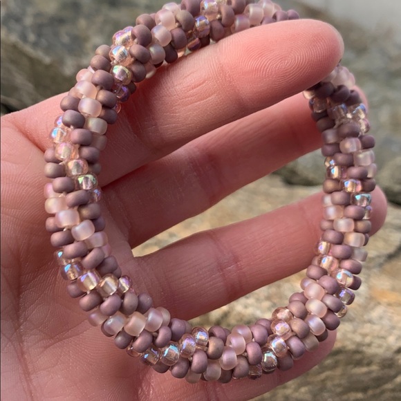 Blush twist bracelet - Picture 6 of 7